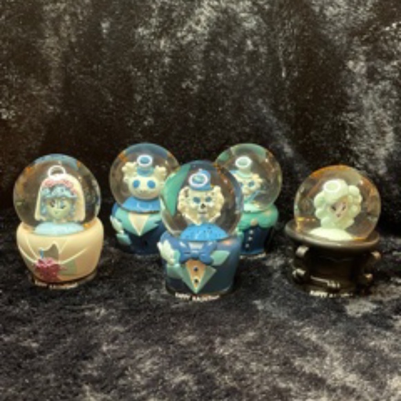 Set of 5 Haunted Mansion Mini Snowglobes - Picture 1 of 6